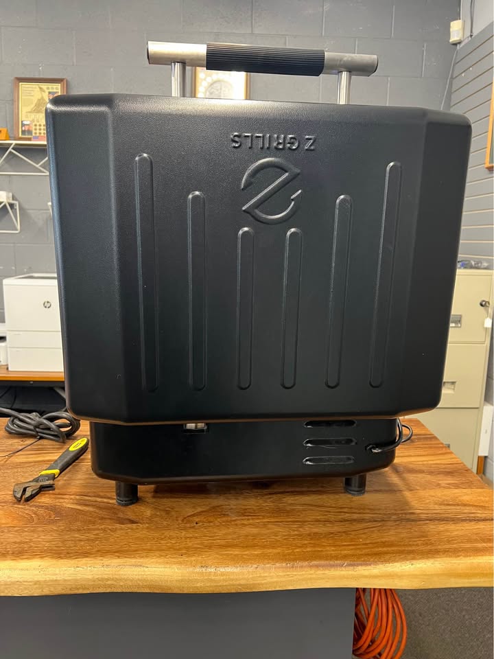 Z Grill200A portable pellet smoker, photo 3