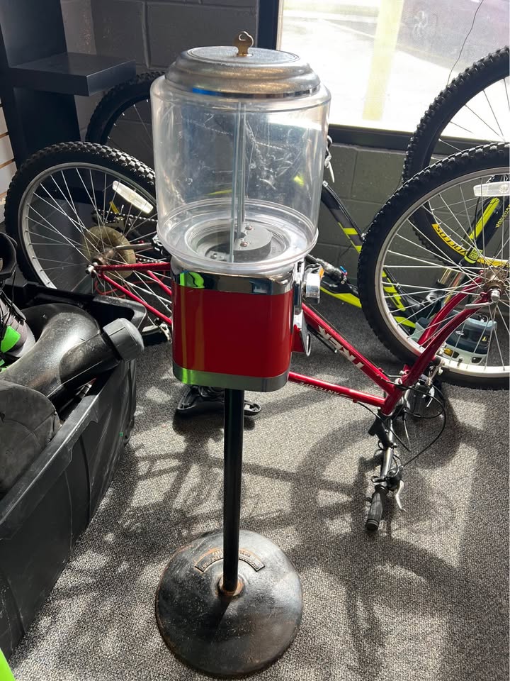 25-cent gumball machine, photo 2