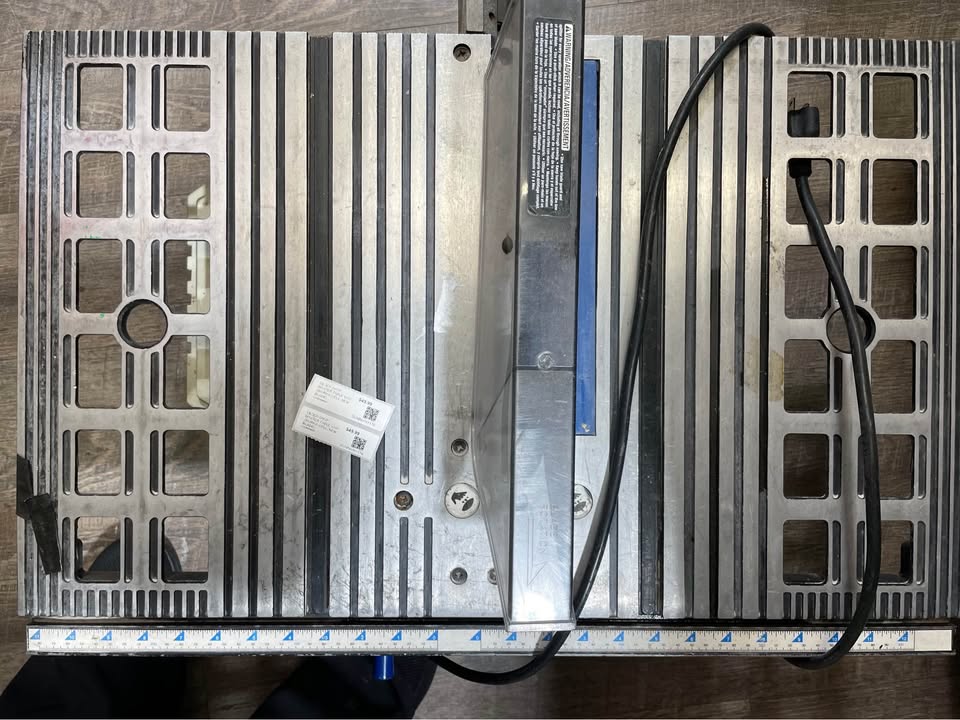 OLDER SHOP MASTER DELTA TABLE SAW, W/NEW BLADE, photo 3 of 4