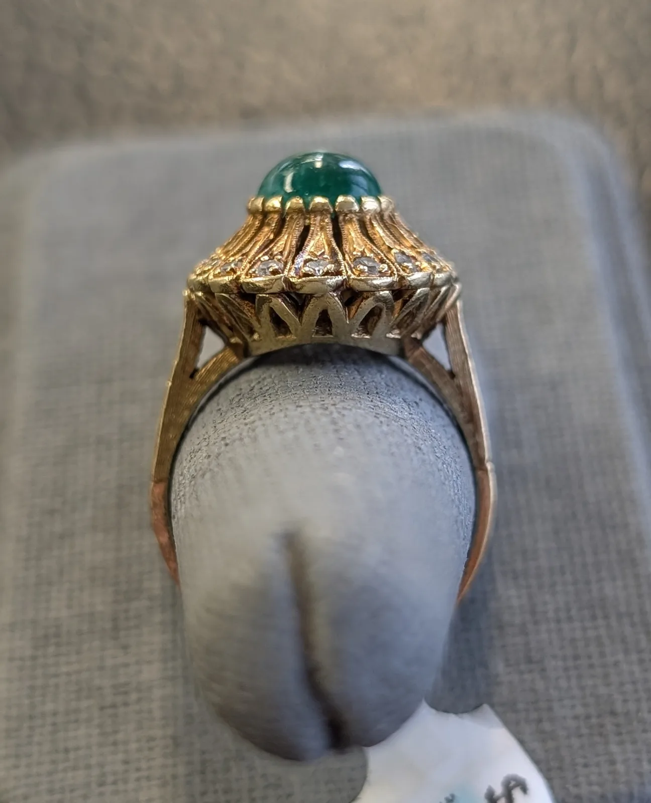 18k Gold Ring w/GREEN STONE, photo 3