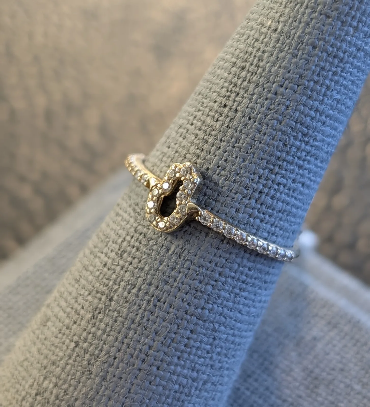 0.8gm 10k Gold ring, photo 2