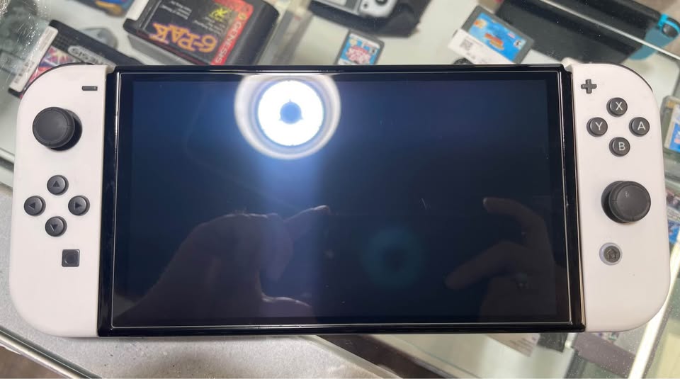 🎮 Nintendo Switch OLED – Model HEG-001, photo 4