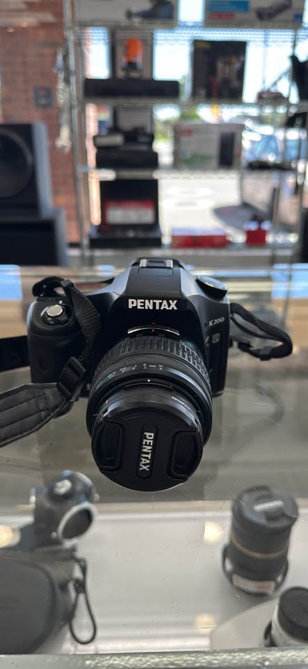 Pentax K200D DSLR camera bundle, photo 3