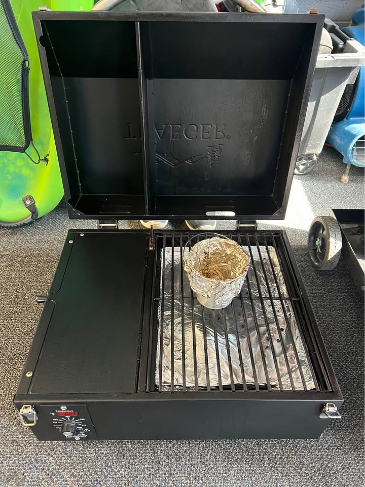 Traeger Portable Wood Pellet Grill, photo 3