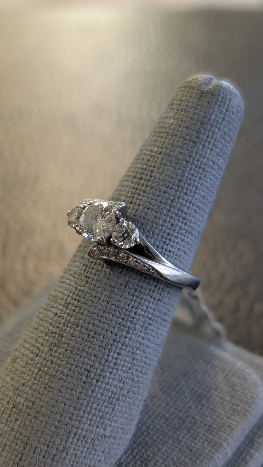 3.5gm 14k Gold RING W/ APPROX 0.6 CW SOLITAURE sz 5.75, photo 2