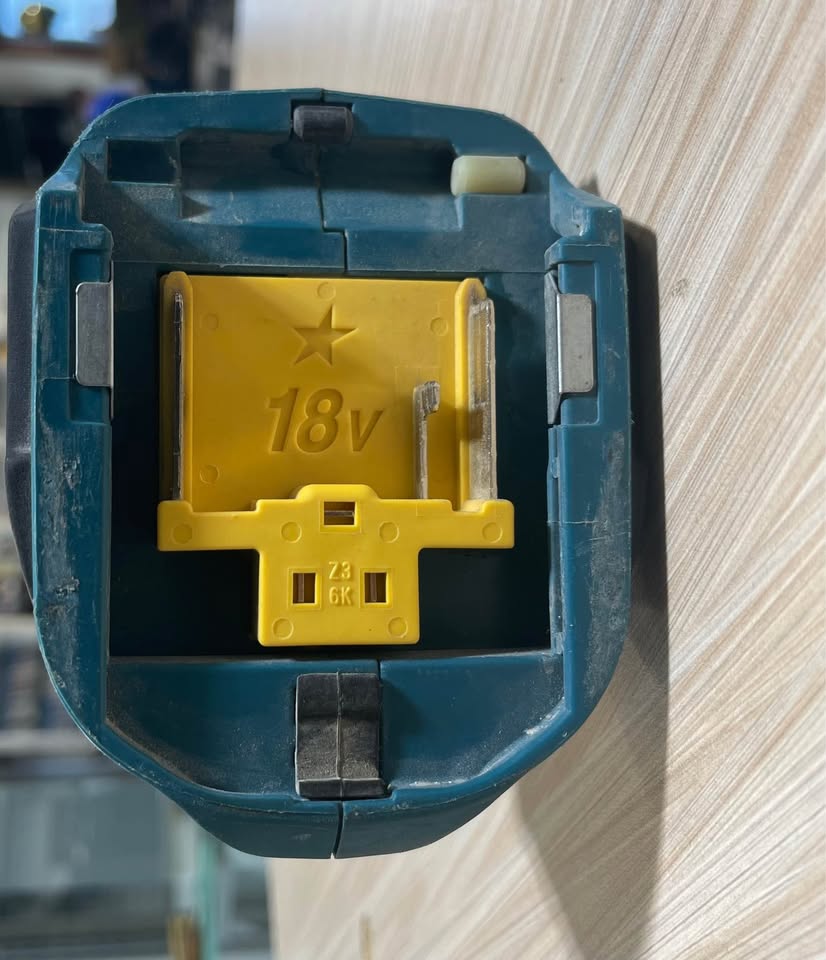MAKITA XMT03 (TOOL ONLY), photo 4 of 4