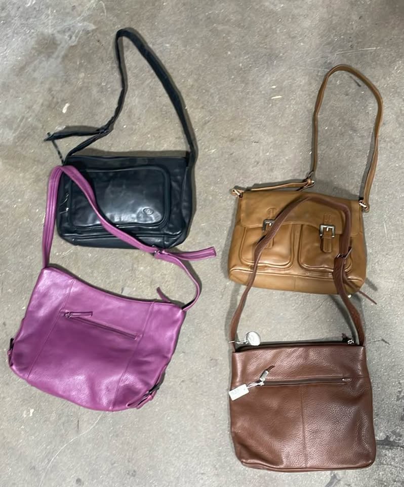 $20 assorted purses, photo 2