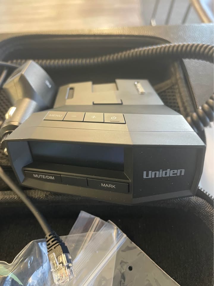 🚨 Uniden R8 Extreme Long-Range Radar Detector 🚨, photo 3