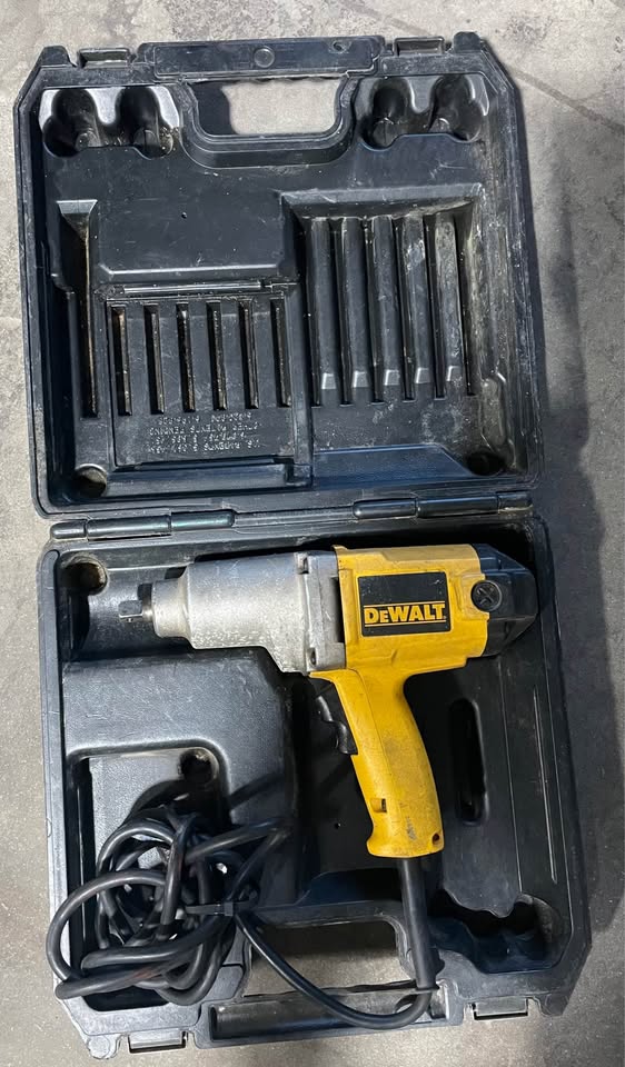 DEWALT CORDED IMPACT WRENCH, photo 3