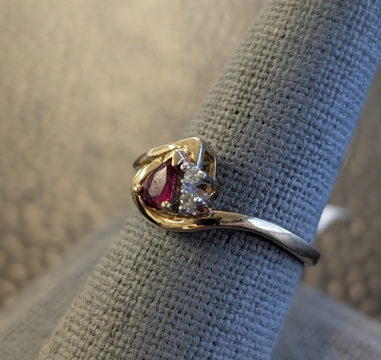 2gm 14k Gold Ring with Diamonds & Red Stone, photo 2