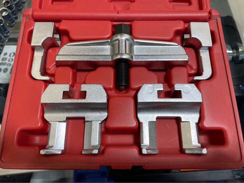 CAMSHAFT DRIVE BELT PULLEY PULLER, photo 2