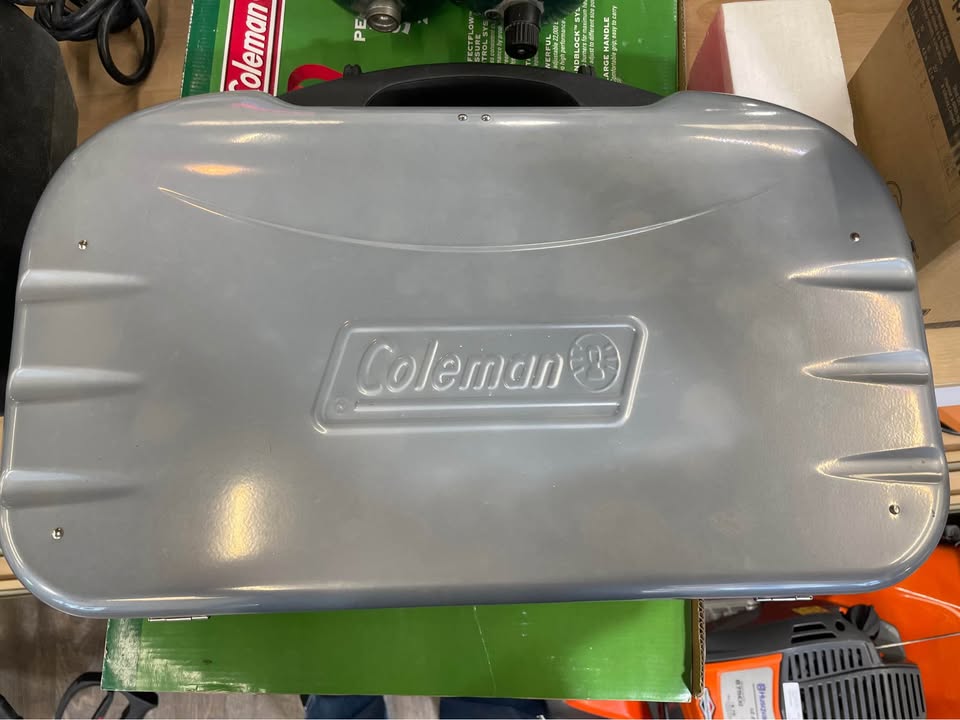 COLEMAN PERFECTFLOW INSTASTART 2-BURNER STOVE (with 1.5 Tanks of Propane), photo 4