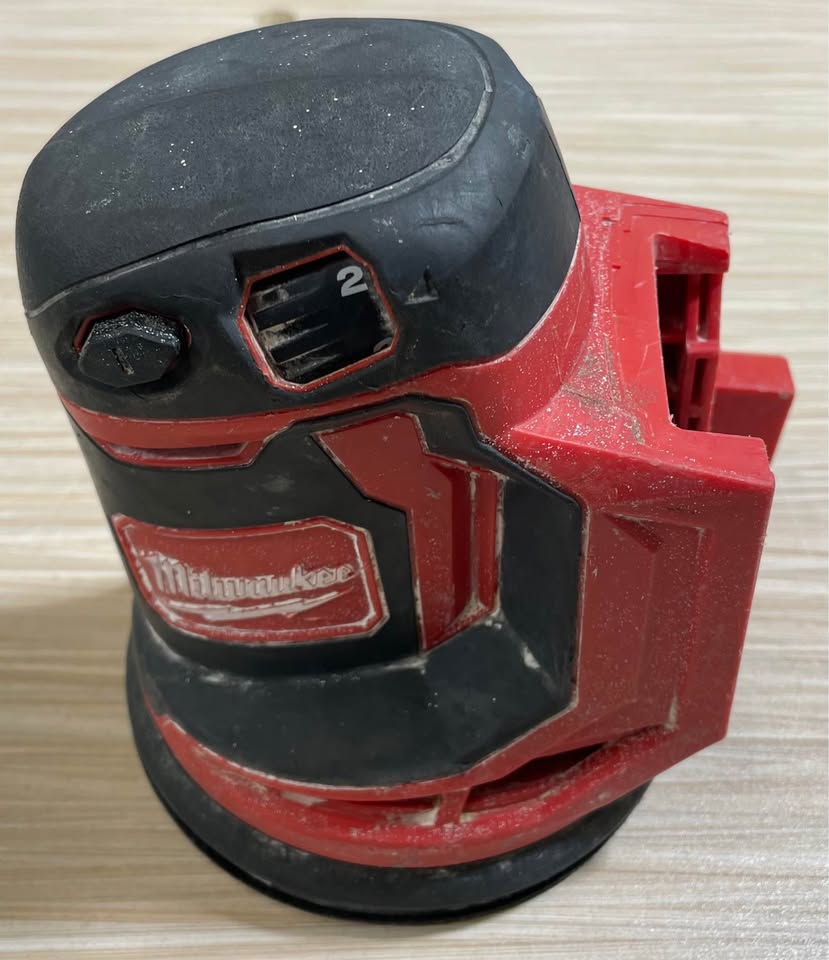 MILWAUKEE 2837-20 5'' ORBITAL SANDER, photo 2 of 5