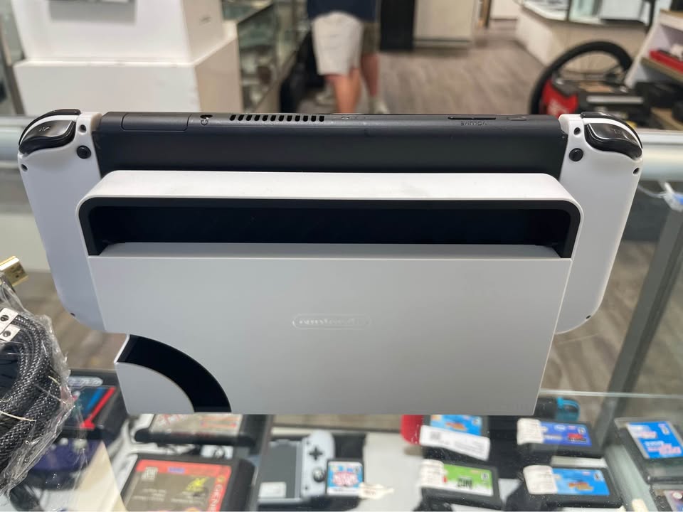🎮 Nintendo Switch OLED – Model HEG-001, photo 2