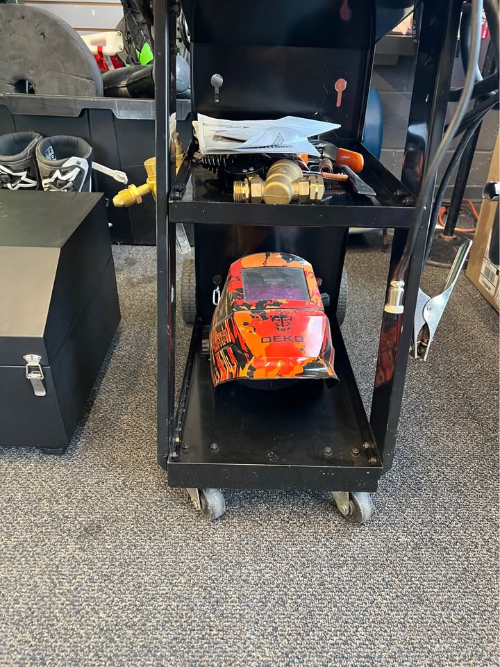 LOTOS MIG140 140-Amp MIG Welder, photo 2