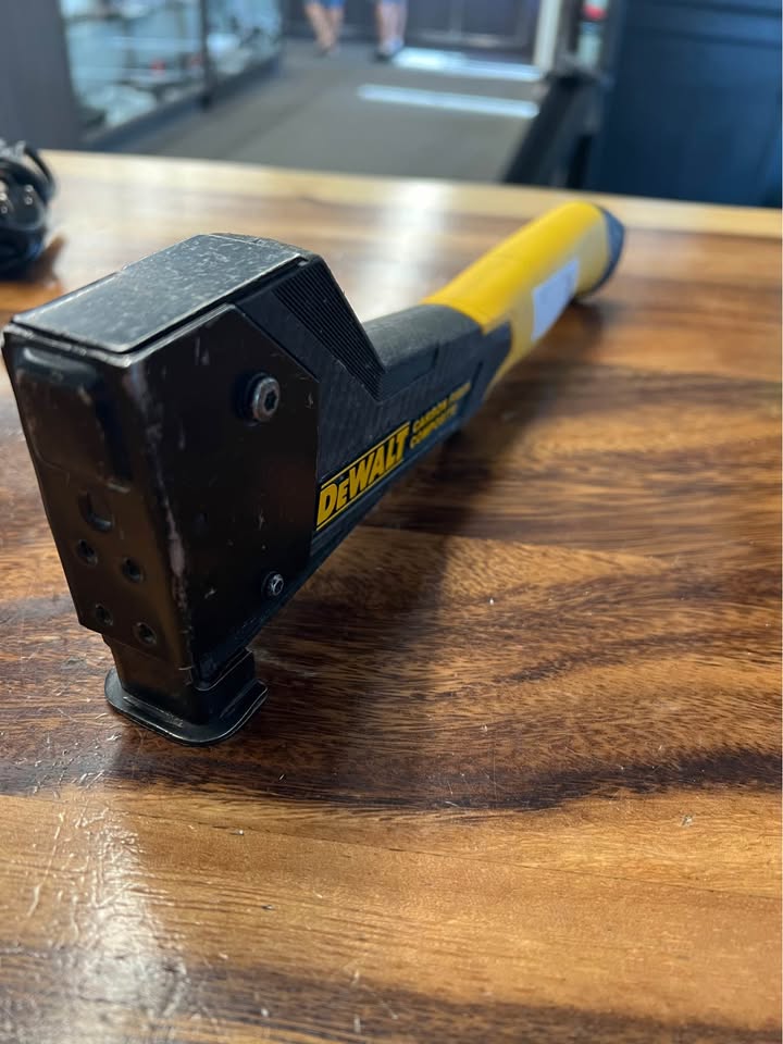 Dewalt Tack Hammer, photo 3