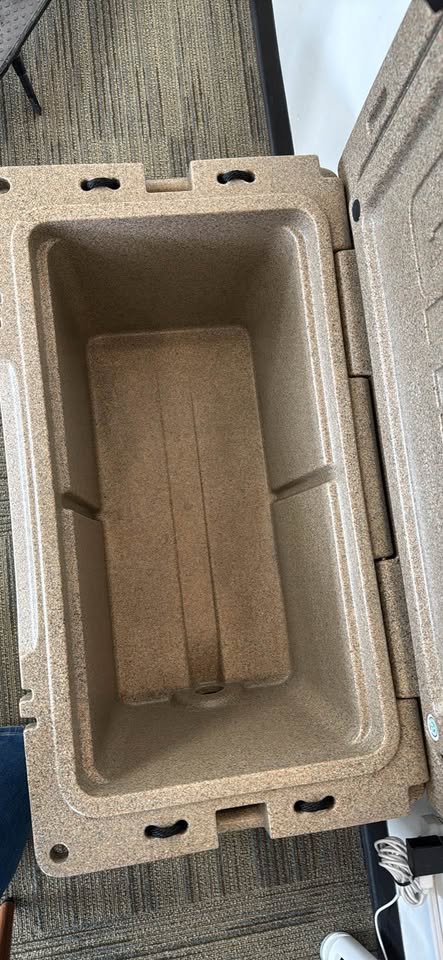 Durable rotomolded cooler, photo 3
