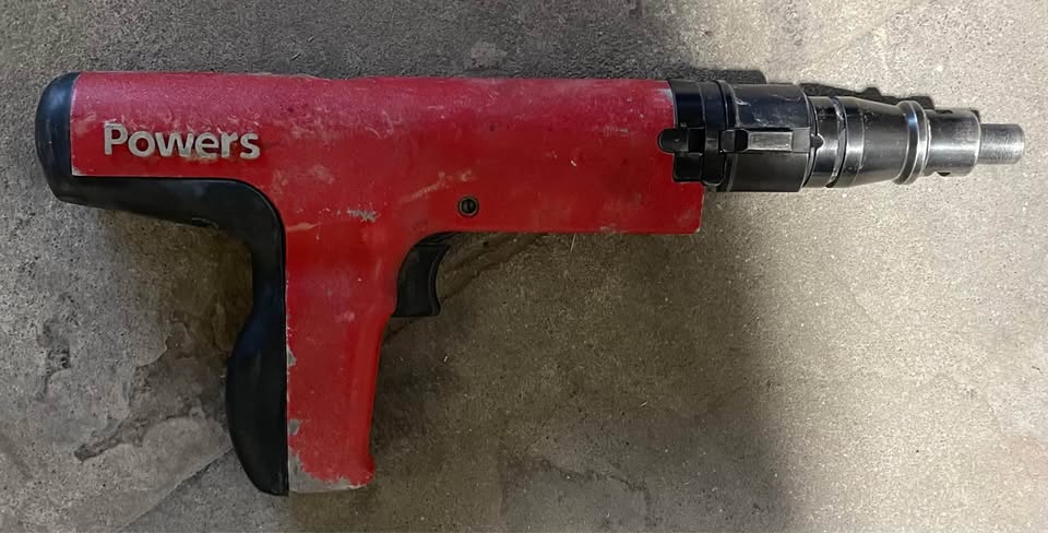 POWER P3500 POWDER-ACTUATED FASTENING TOOL, photo 2 of 4