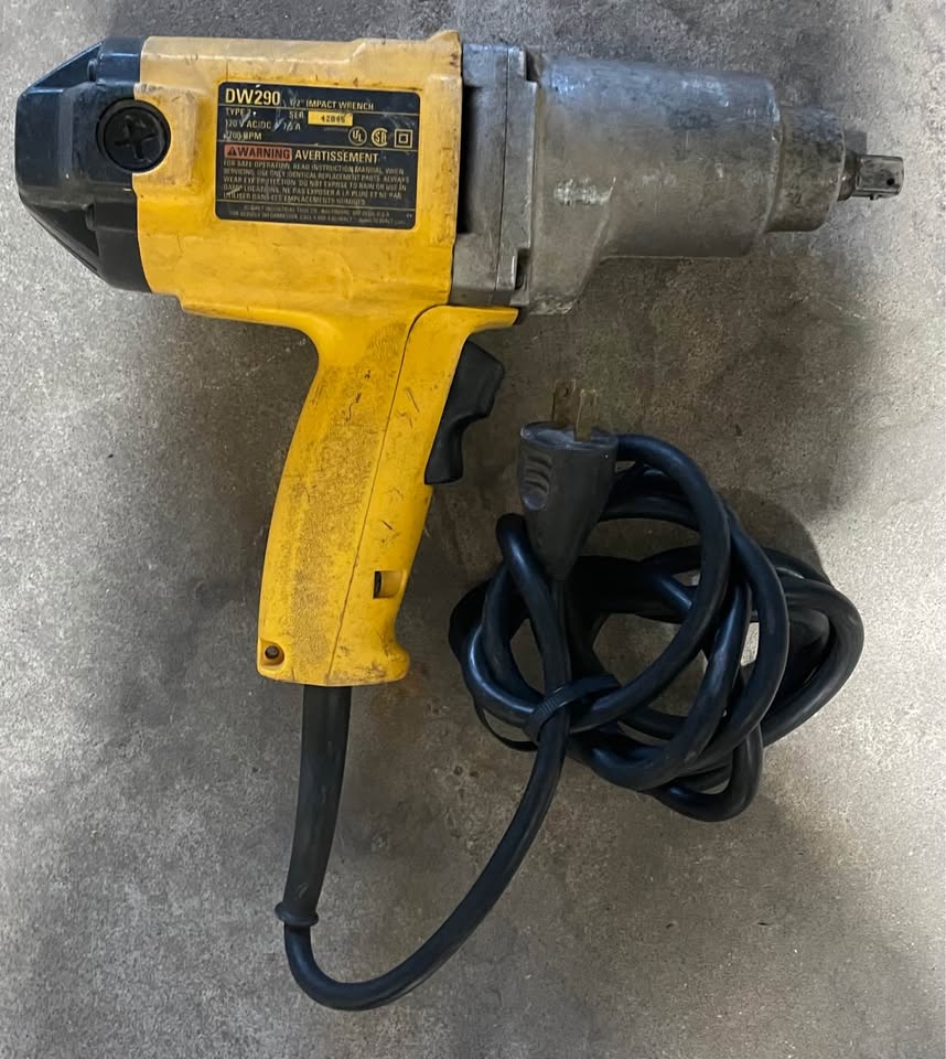 DEWALT CORDED IMPACT WRENCH, photo 2