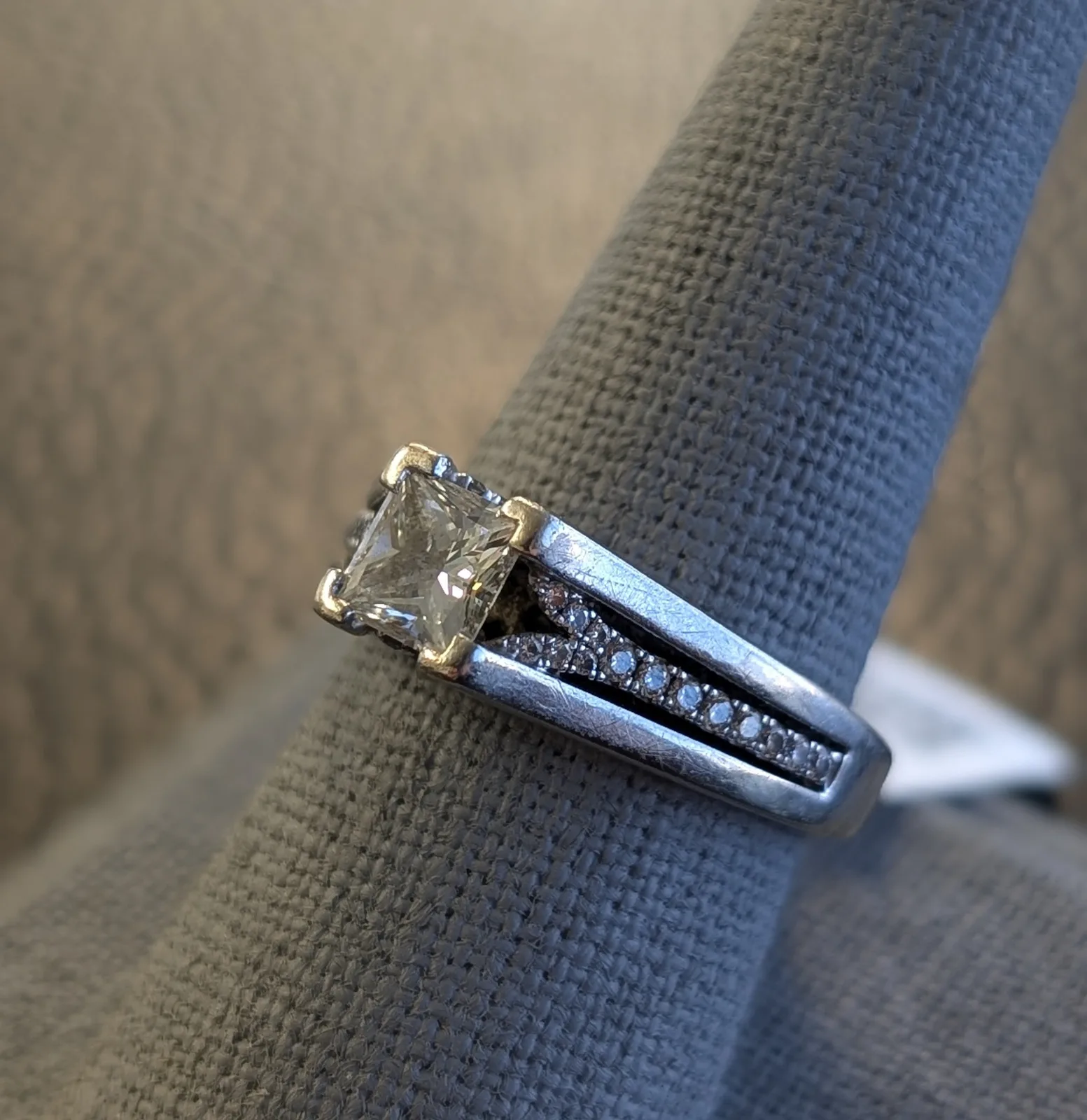 6.5gm 14k White Gold Ring with Clear Stones, photo 2