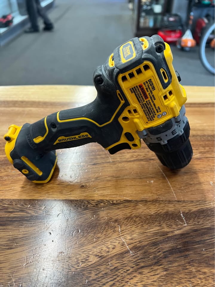Dewalt DCD701 drill, photo 2