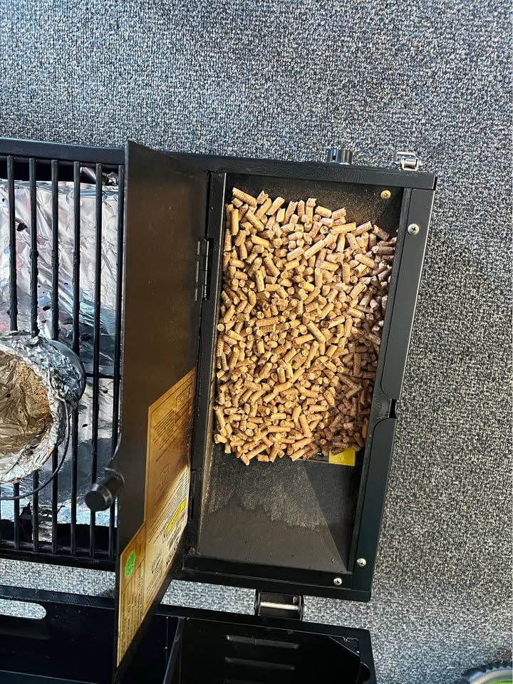 Traeger Portable Wood Pellet Grill, photo 4