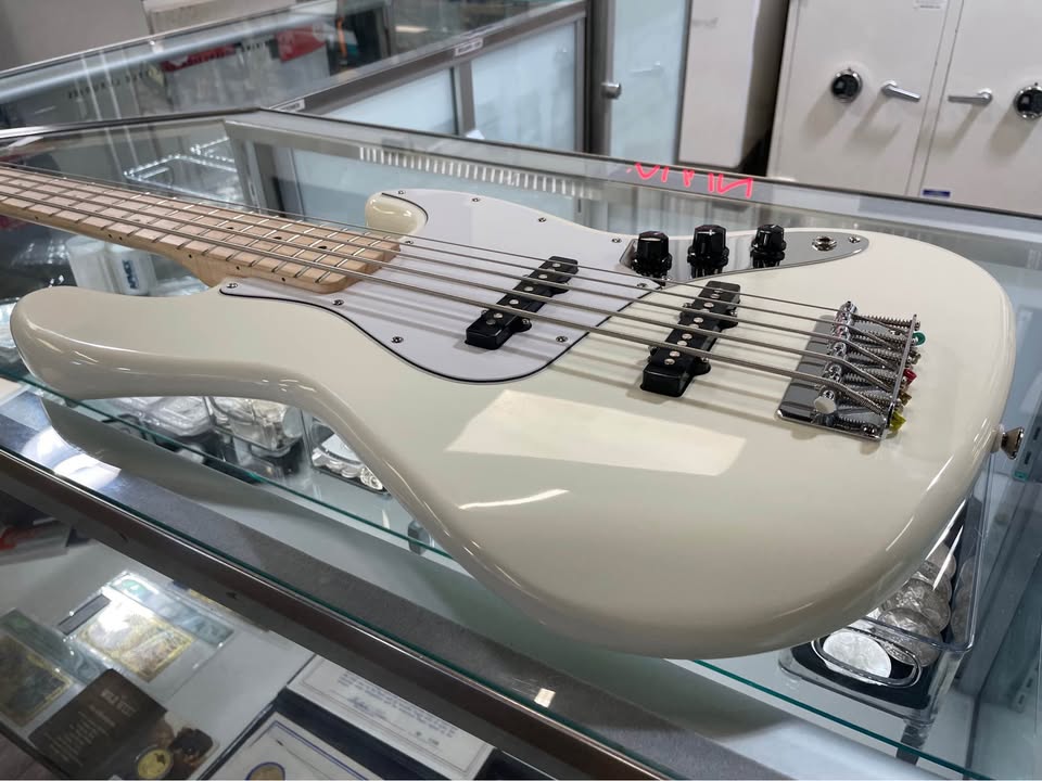 🎸 SQUIER JAZZ BASS GUITAR – CREAM 🎸, photo 5