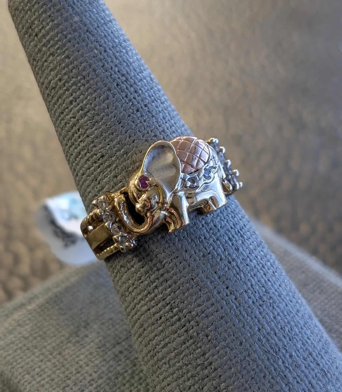 3.6gm 14k Gold Elephant Ring, photo 3