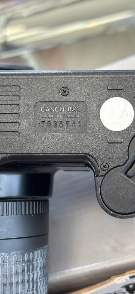 Canon EOS Rebel XS 35mm SLR film camera, photo 5