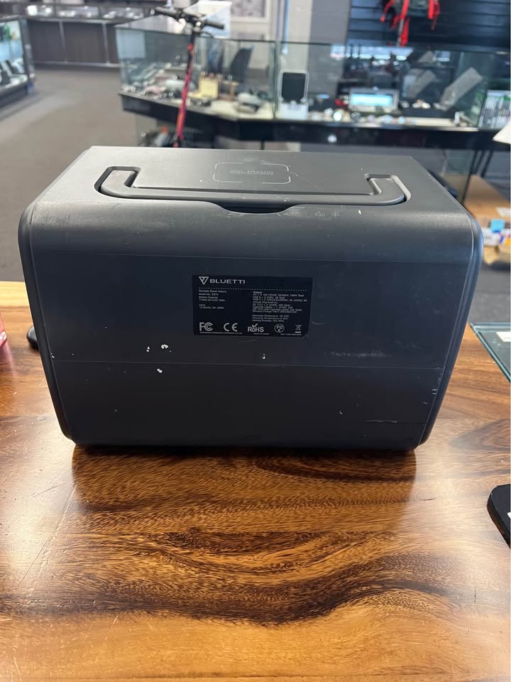Bluetti EB70 1000 watt power supply, photo 3