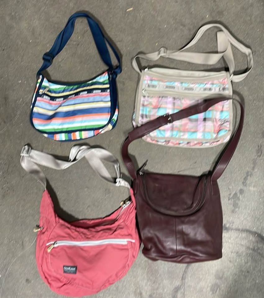 $20 assorted purses, photo 3
