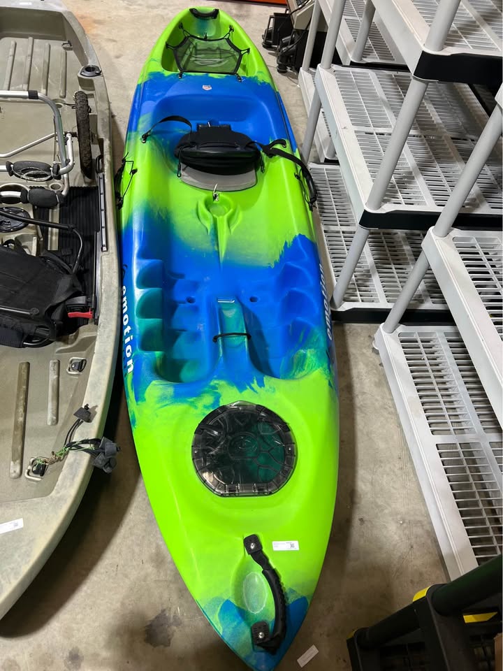 Emotion Temptation 10 ft Kayak, photo 2