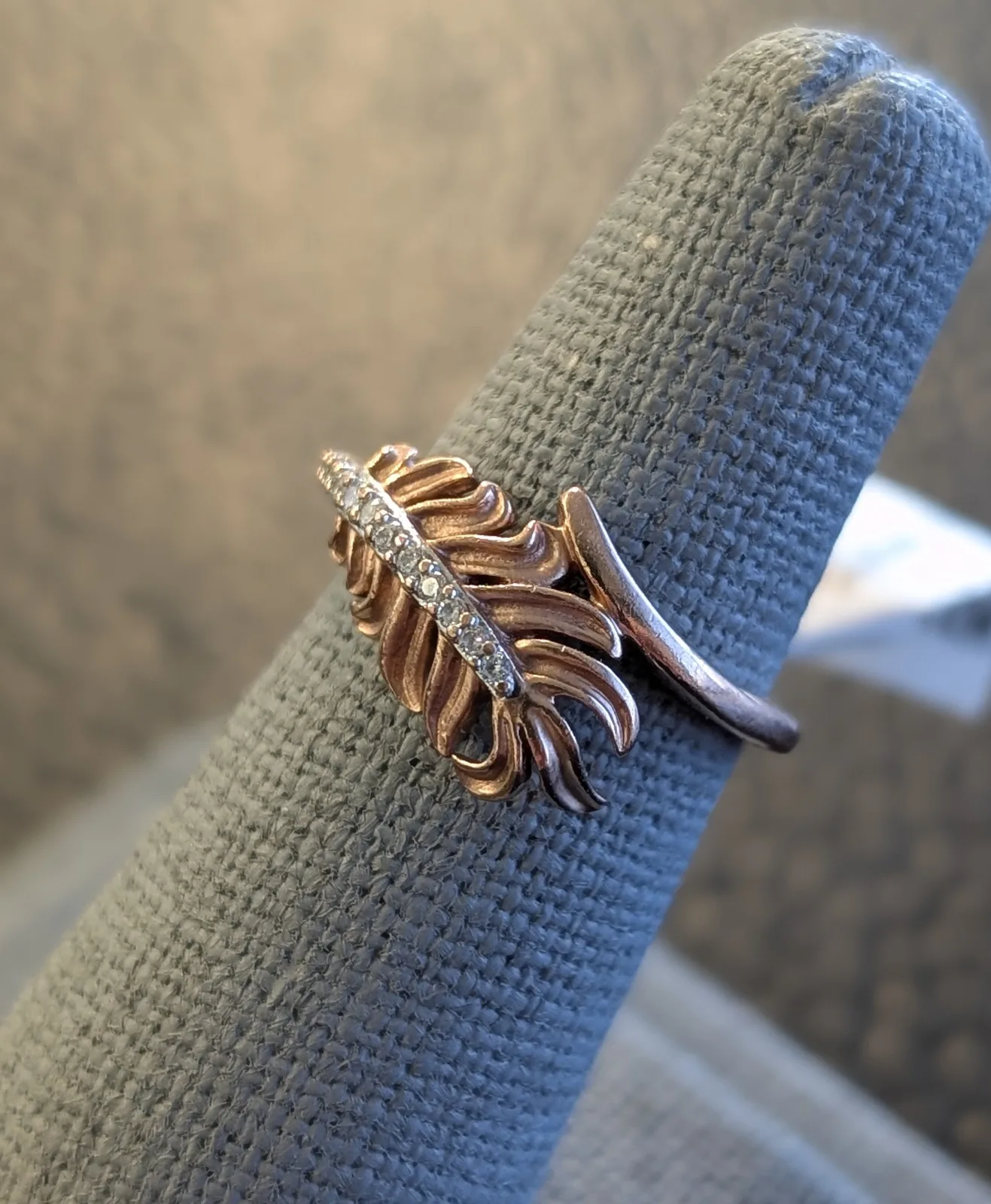 2.2gm 10k Gold Feather Ring, photo 2