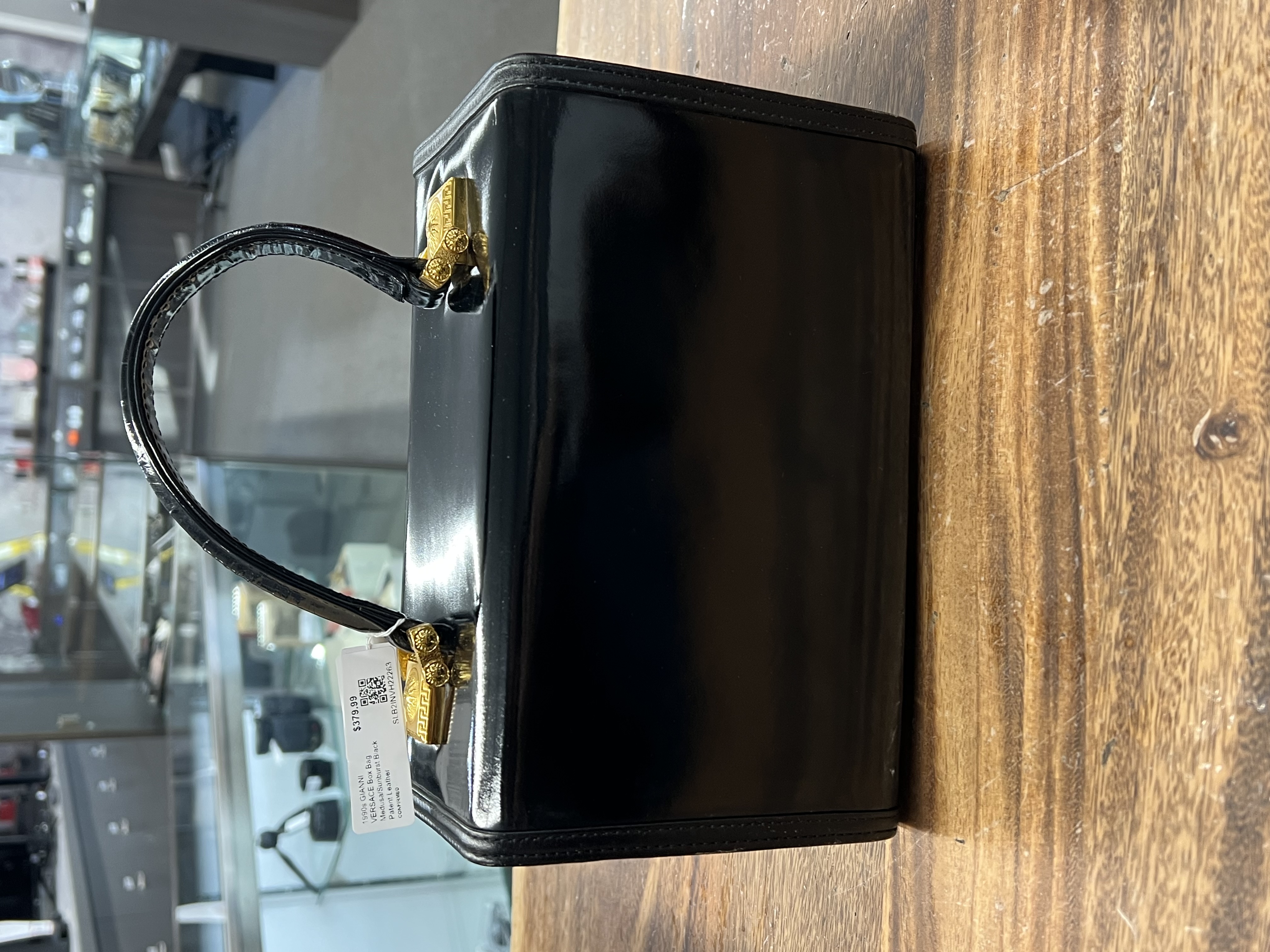 1990s GIANNI VERSACE Box Bag Medusa/Sunburst Black Patent Leather, photo 2