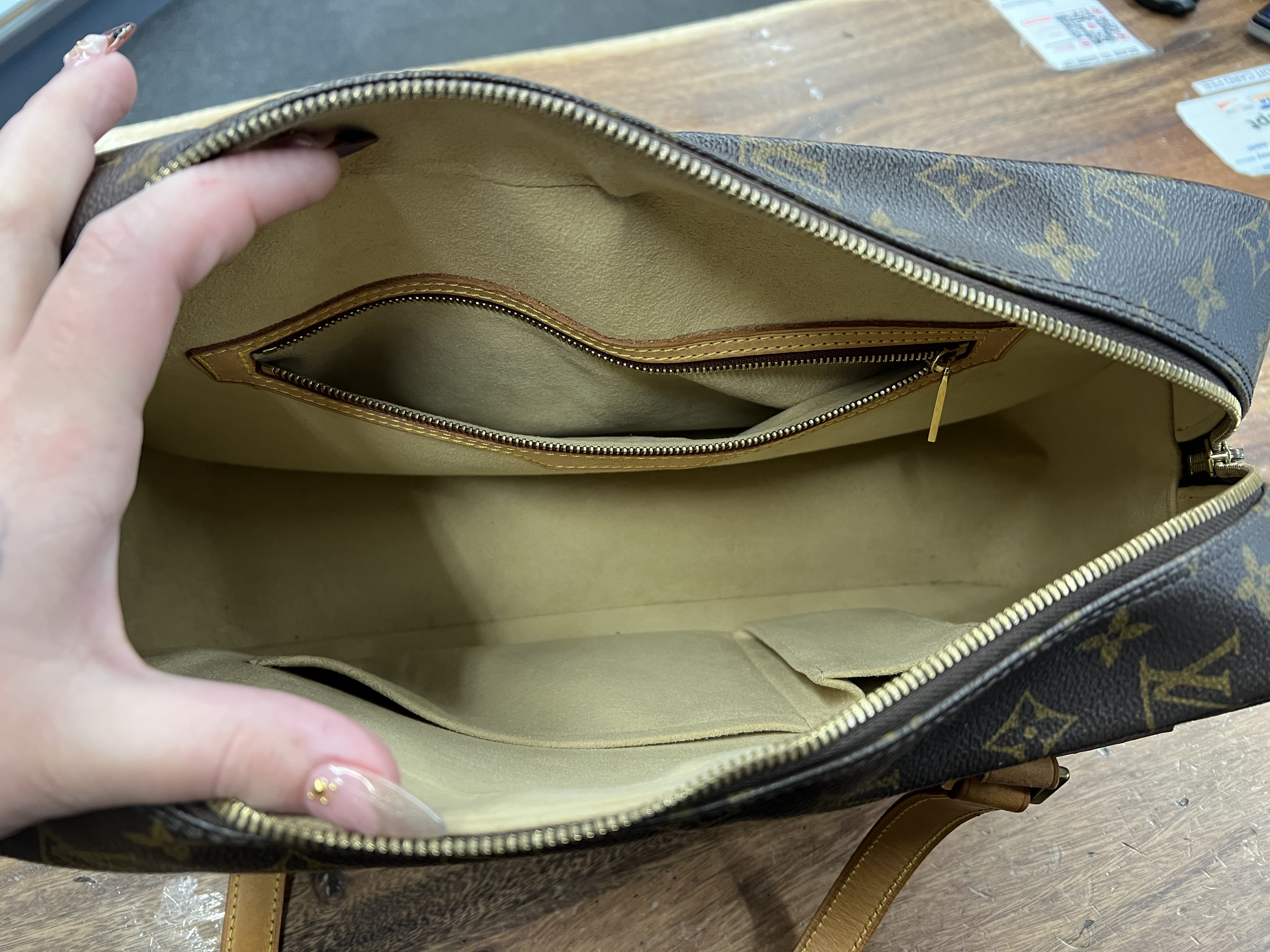 Louis Vuitton Monogram Cité GM Shoulder Bag M51181, photo 3