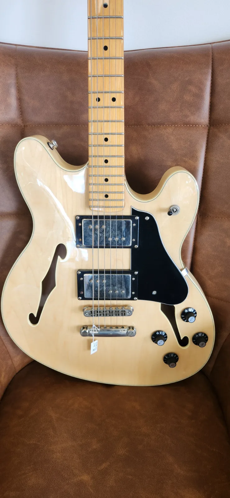 Squier Starcaster EX370 Electric Guitar, photo 2