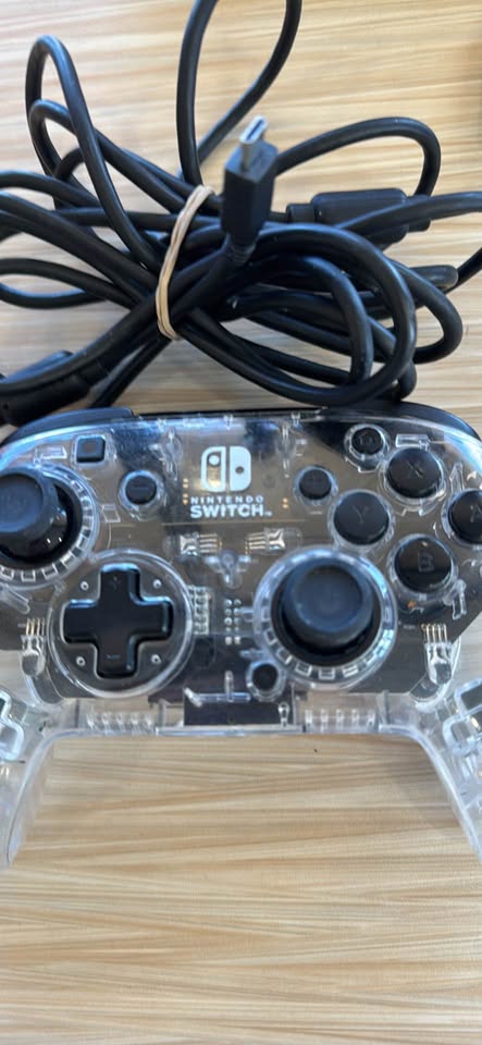 wired controller for Nintendo Switch, photo 2