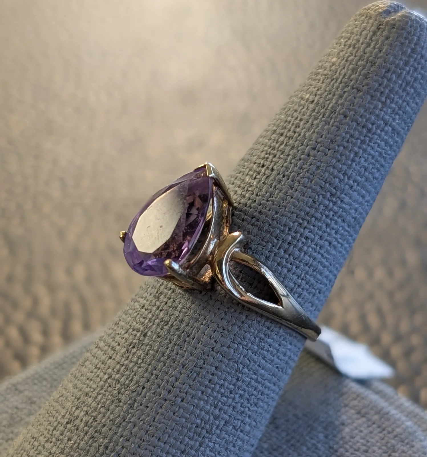2.2gm 10k Gold Ring with Purple Stone, photo 2