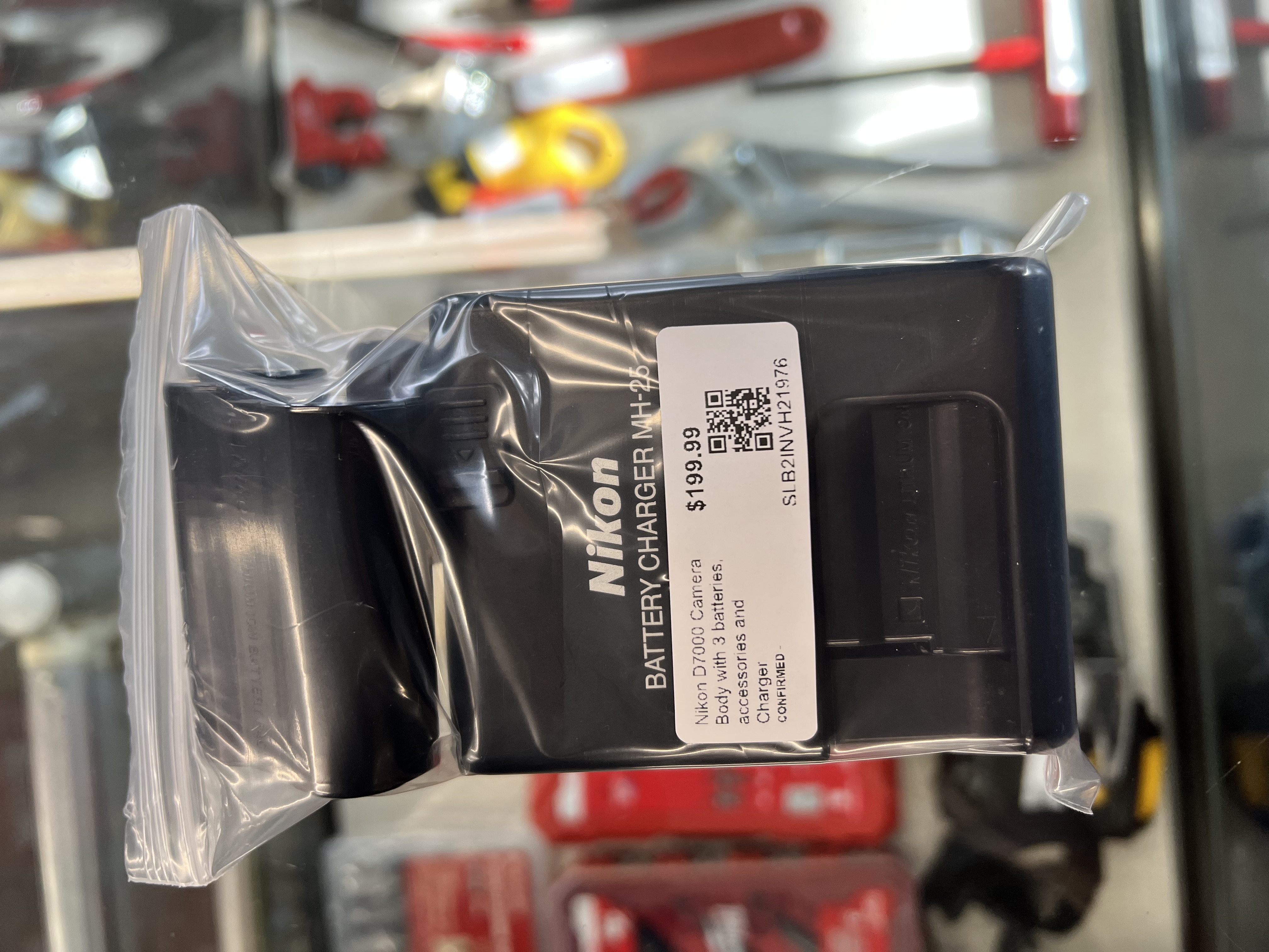 Nikon D7000 Camera Body with 3 batteries, accessories and Charger, photo 3