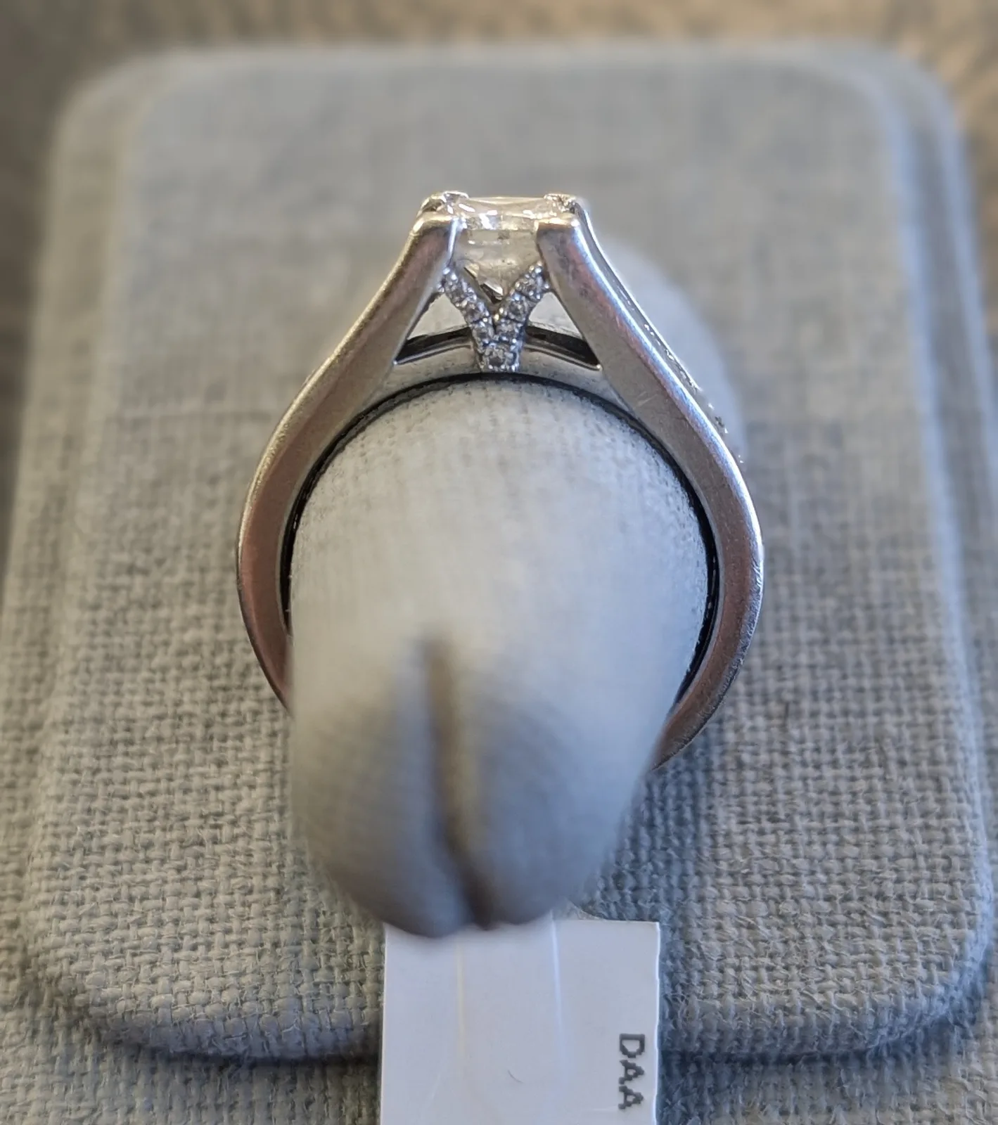 6.5gm 14k White Gold Ring with Clear Stones, photo 3