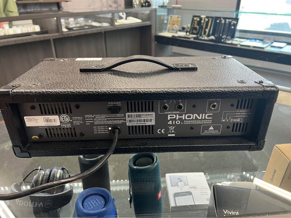 Phonic 410 4 Channel Mixer, photo 2