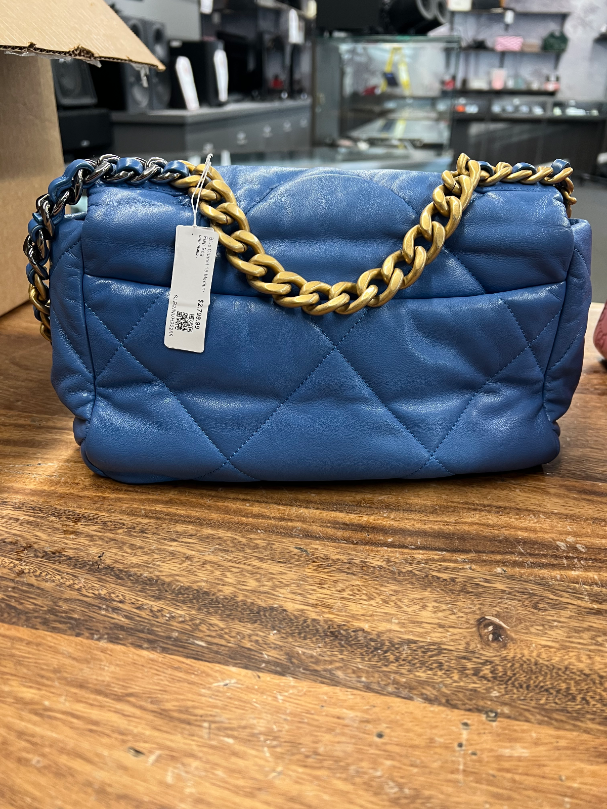 Blue Chanel 19 Medium Flap Bag, photo 2