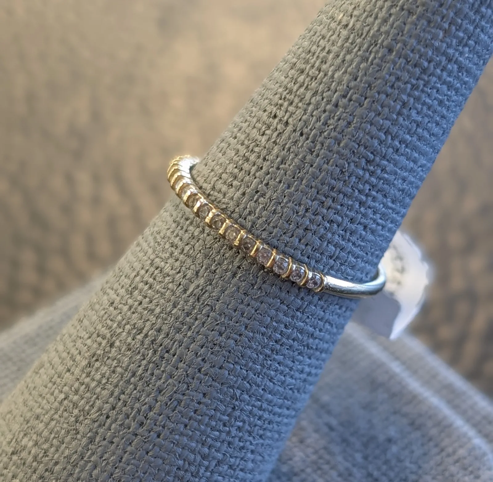 0.7gm 10k Gold ring, photo 2