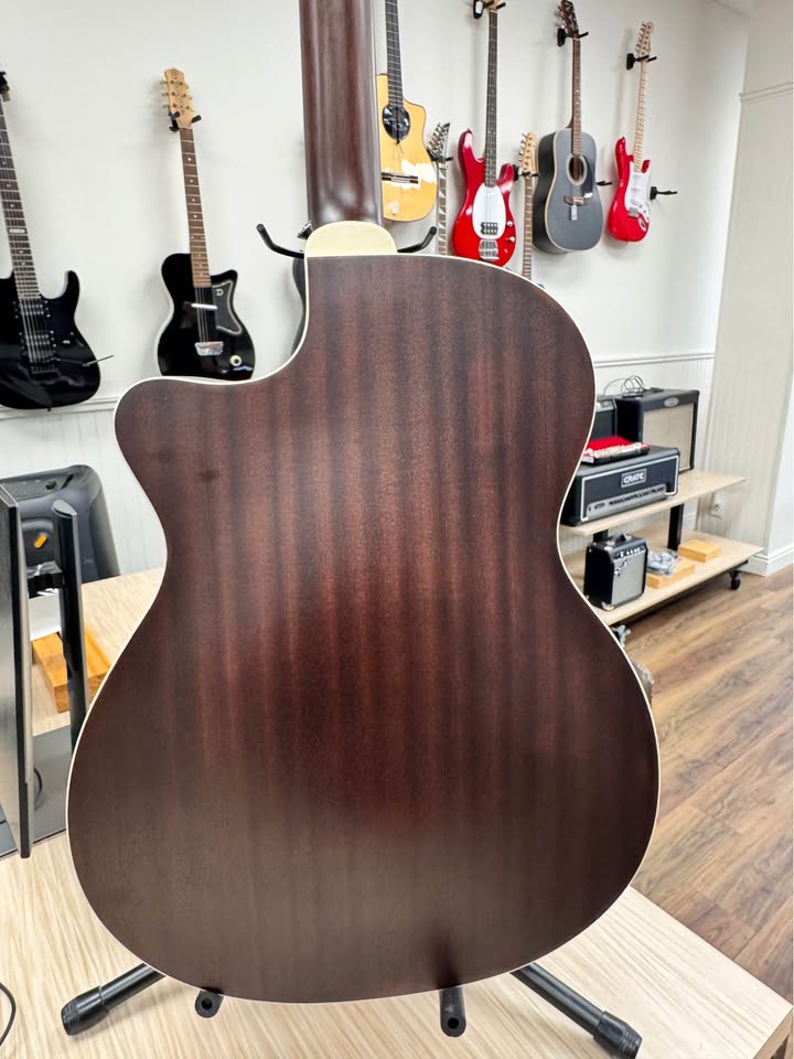 Guild OM-240CE acoustic-electric guitar, photo 6
