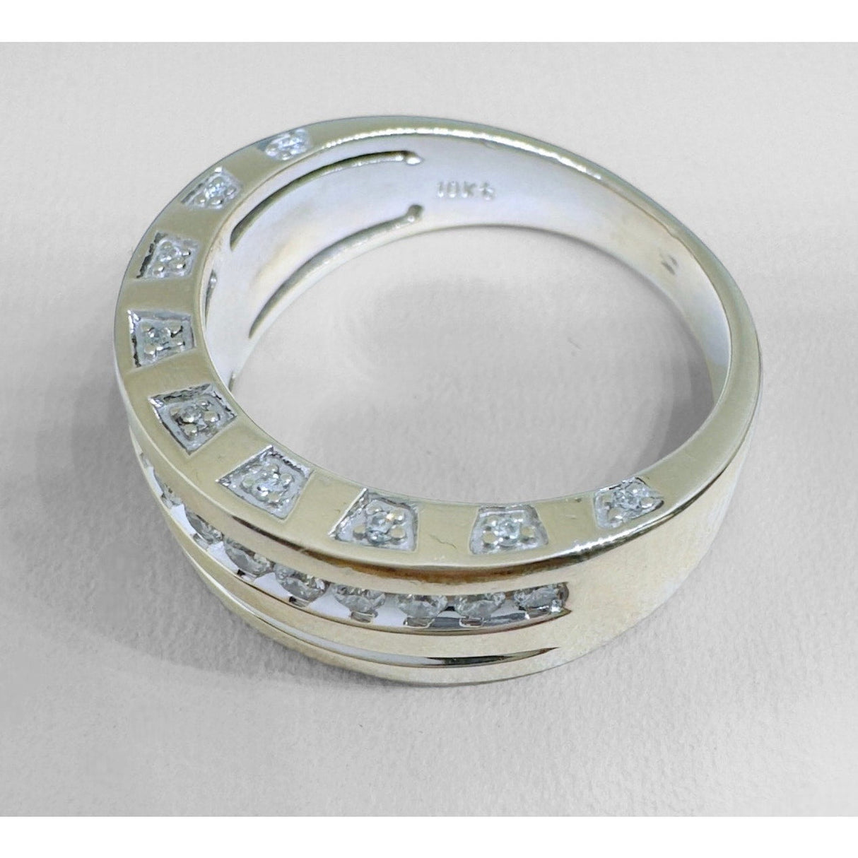 10K WG DOUBLE DIAMOND BAND - Idaho Pawn & Gold