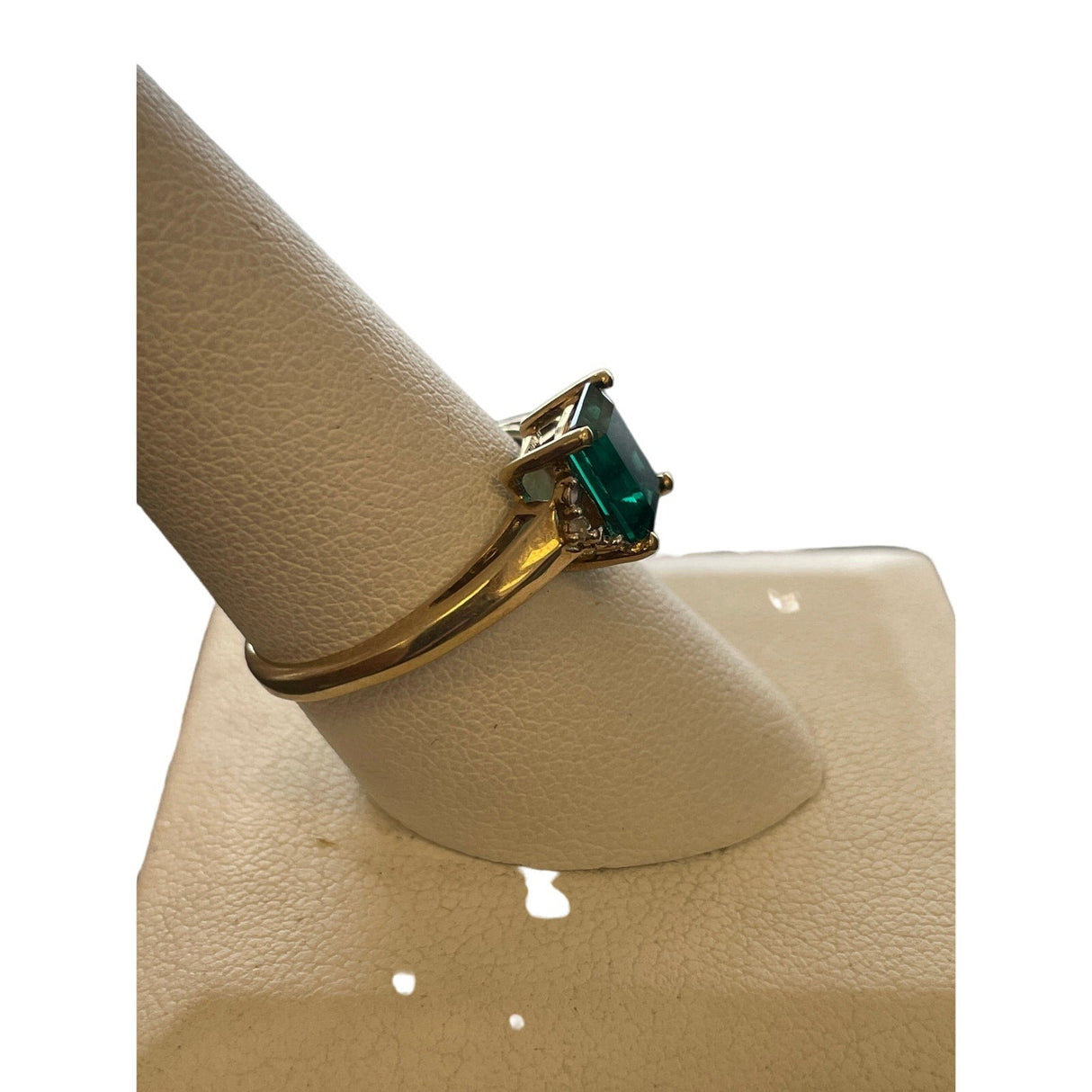 10K YG Green Stone Ring - Idaho Pawn & Gold