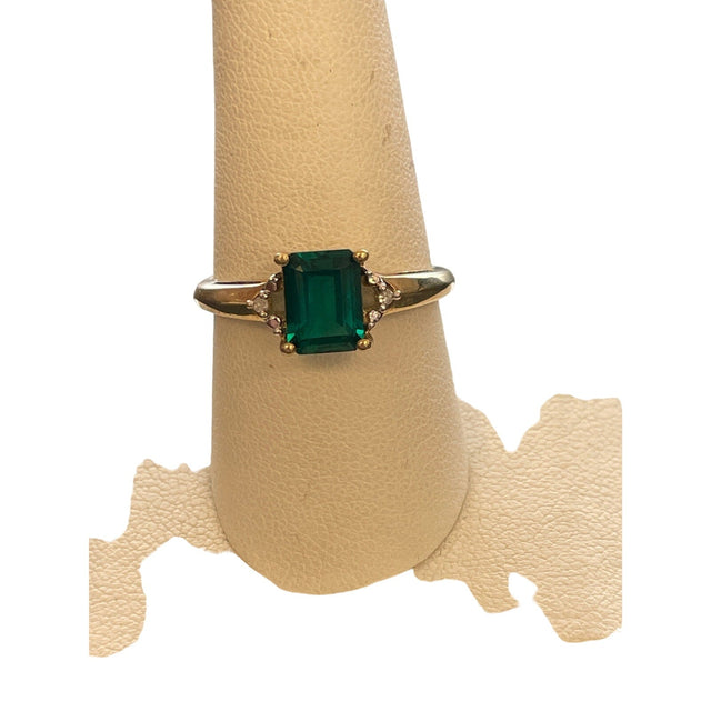 10K YG Green Stone Ring - Idaho Pawn & Gold