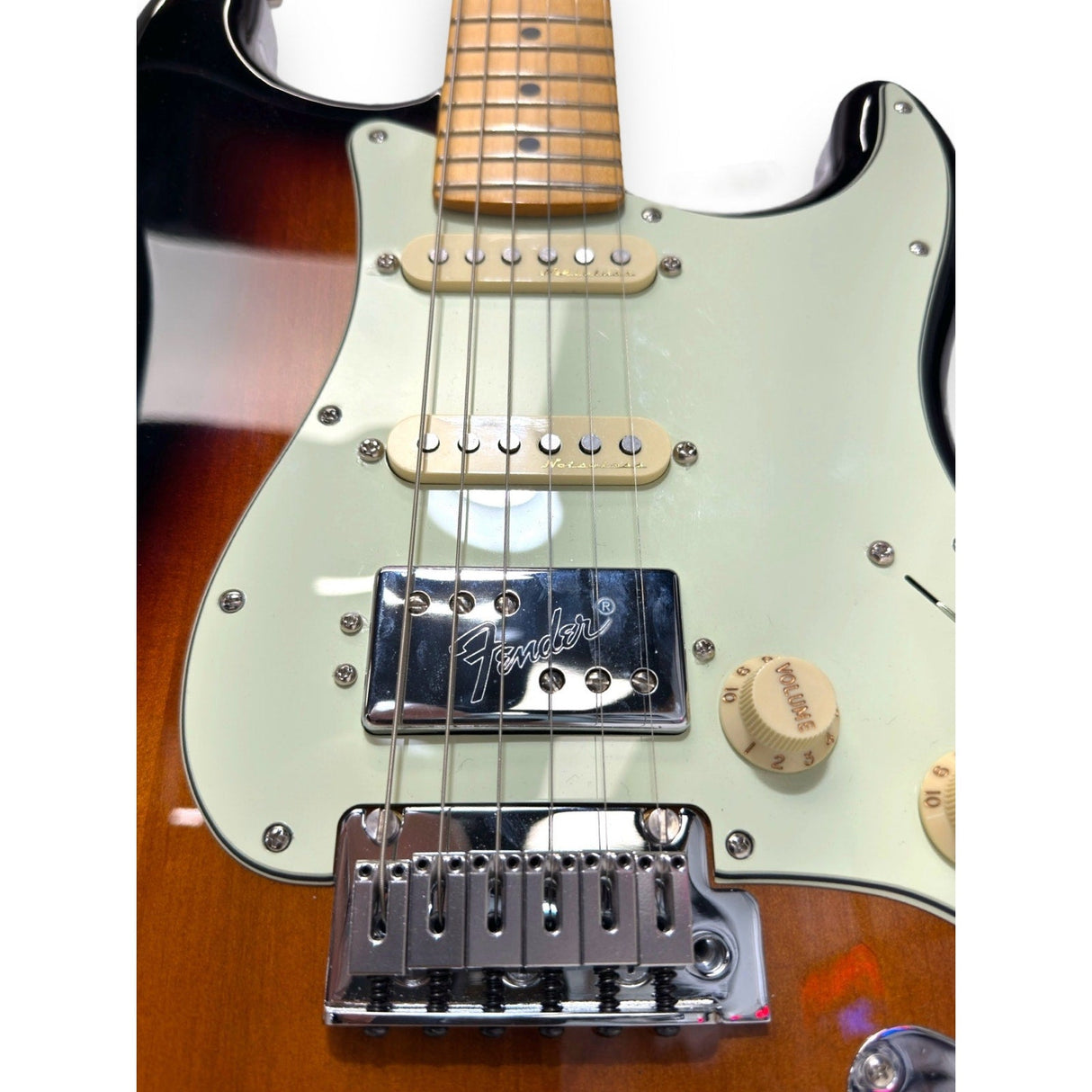 FENDER MODEL PLAYER PLUS STRATOCASTER - Idaho Pawn & Gold