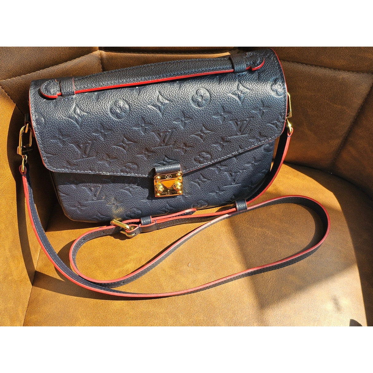 LOUIS VUITTON POCHETTE NAVY METIS PURSE - Idaho Pawn & Gold