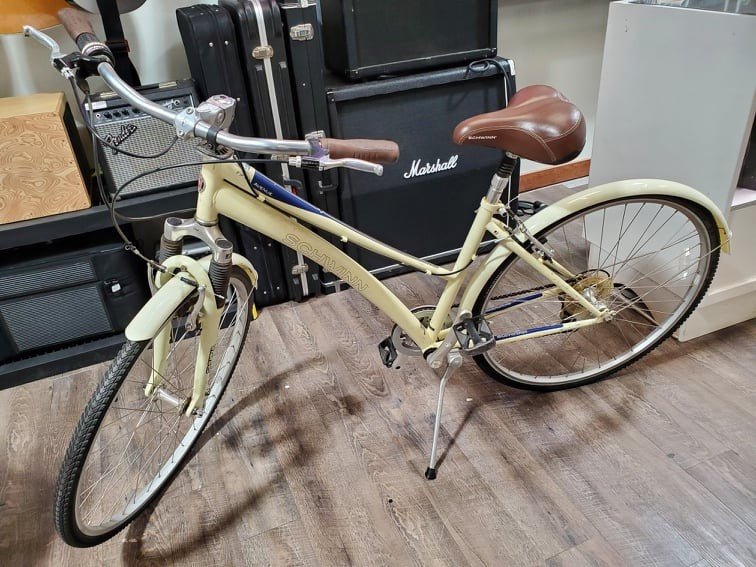 SCHWINN FIFTH AVENUE BICYCLE - Idaho Pawn & Gold